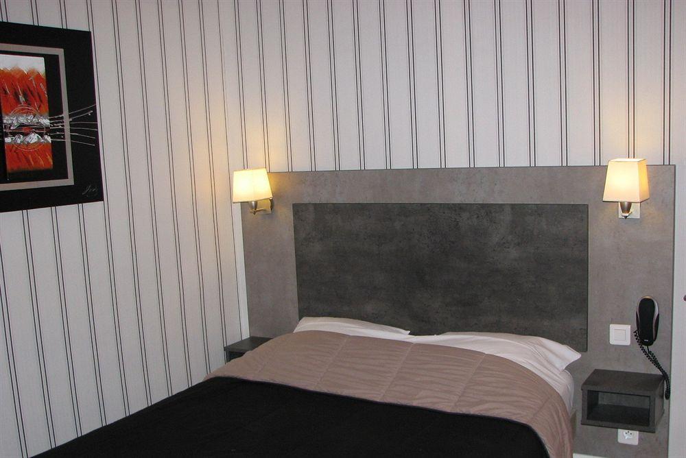 Hotel La Croix Blanche Tarbes Zewnętrze zdjęcie