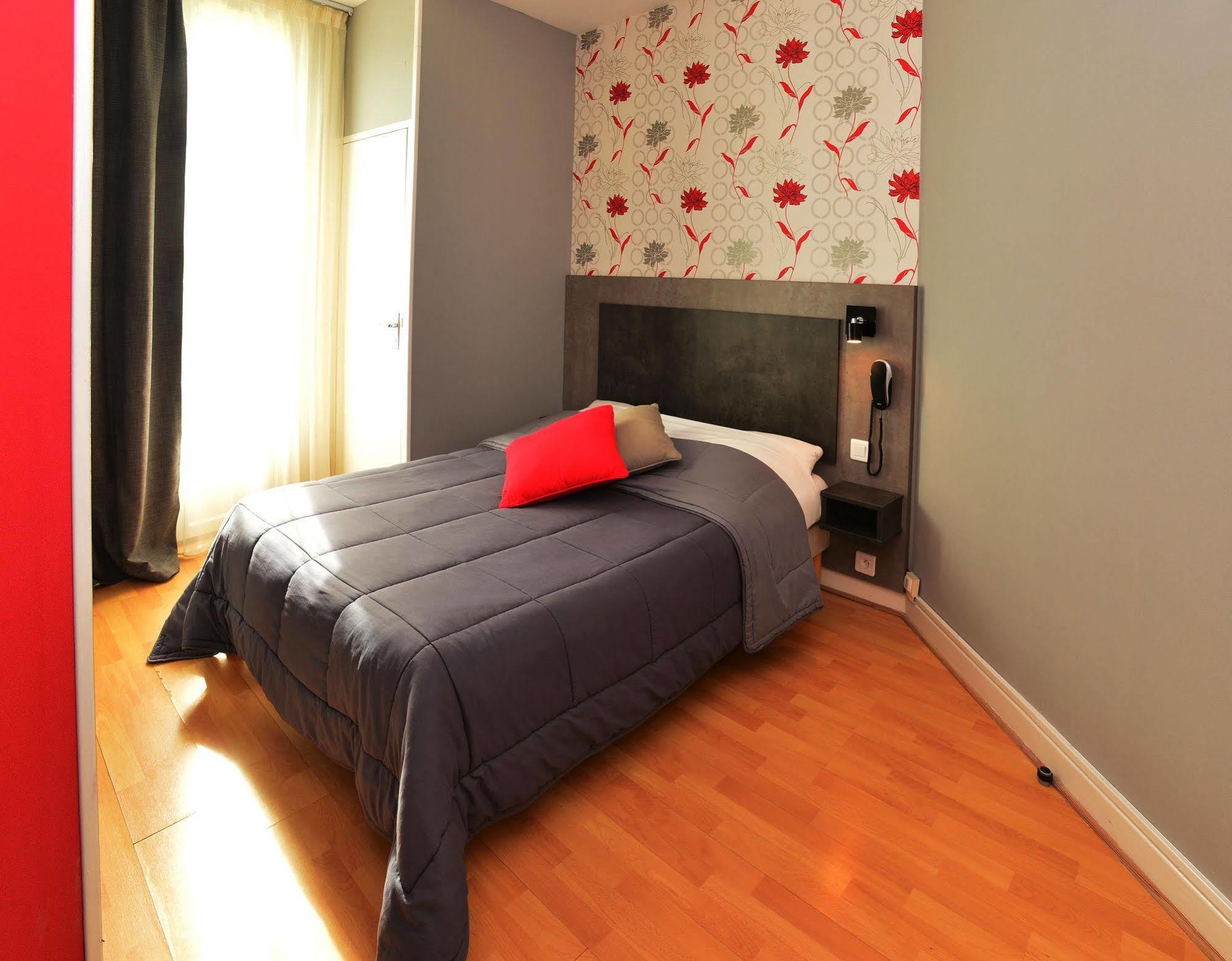 Hotel La Croix Blanche Tarbes Zewnętrze zdjęcie